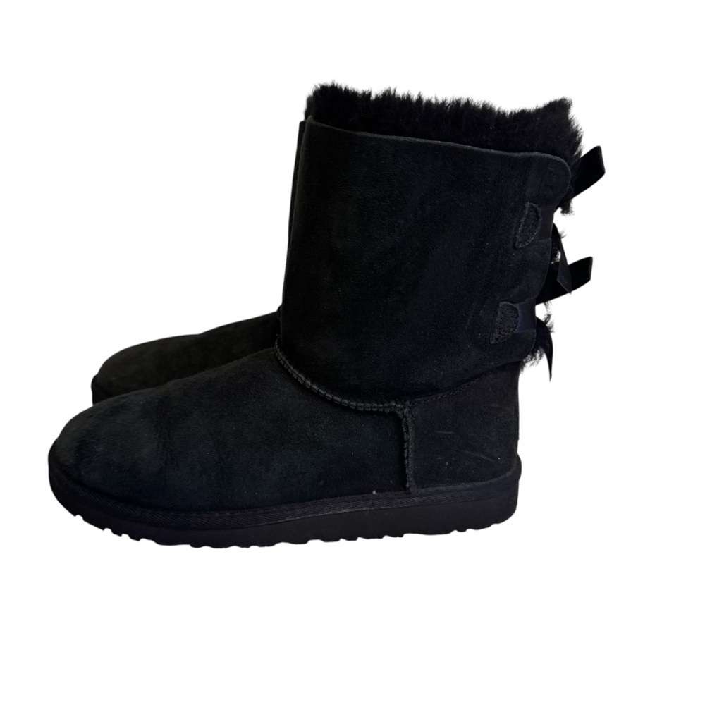 UGG Bailey Satin Bow II Boots Black
Suede Sheepskin Fur - Picture 4 of 14